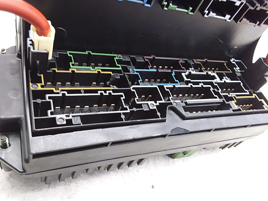 MERCEDES BENZ  E-CLASS W212  FUSE BOX A2129002627 FMR478