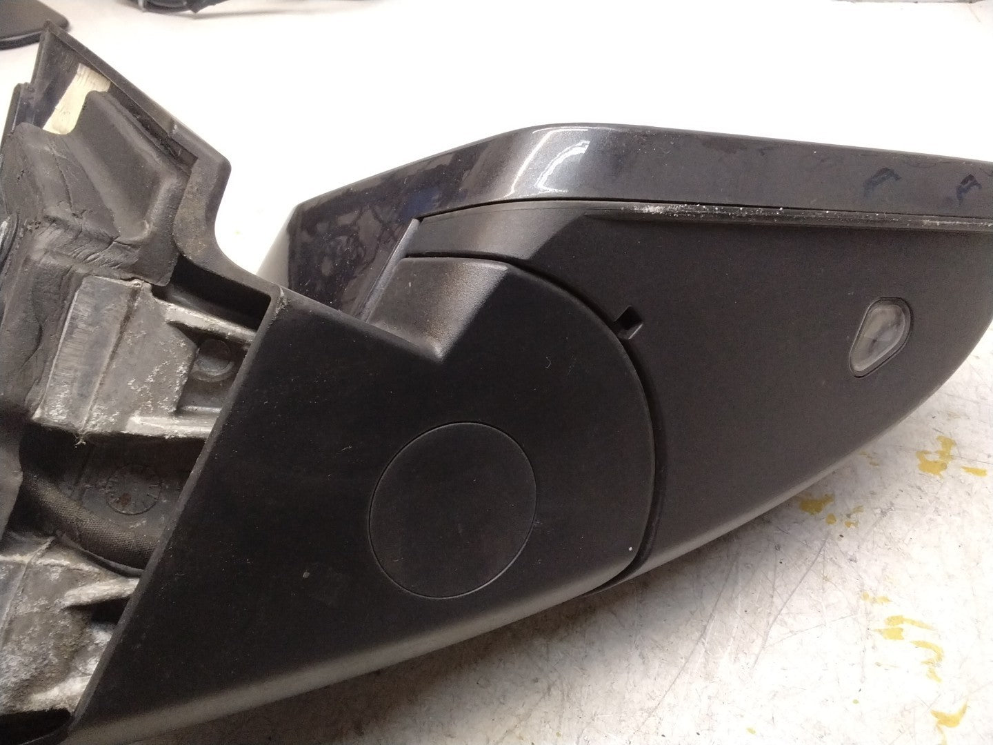 MERCEDES C-CLASS  W204 DRIVER SIDE WING MIRROR A2048107293 GREY FMM22