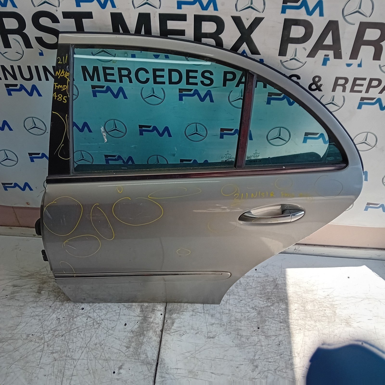 MERCEDES BENZ  E-CLASS W212 PASSENGER REAR DOOR NSR  2016 COMPLETE FMD485