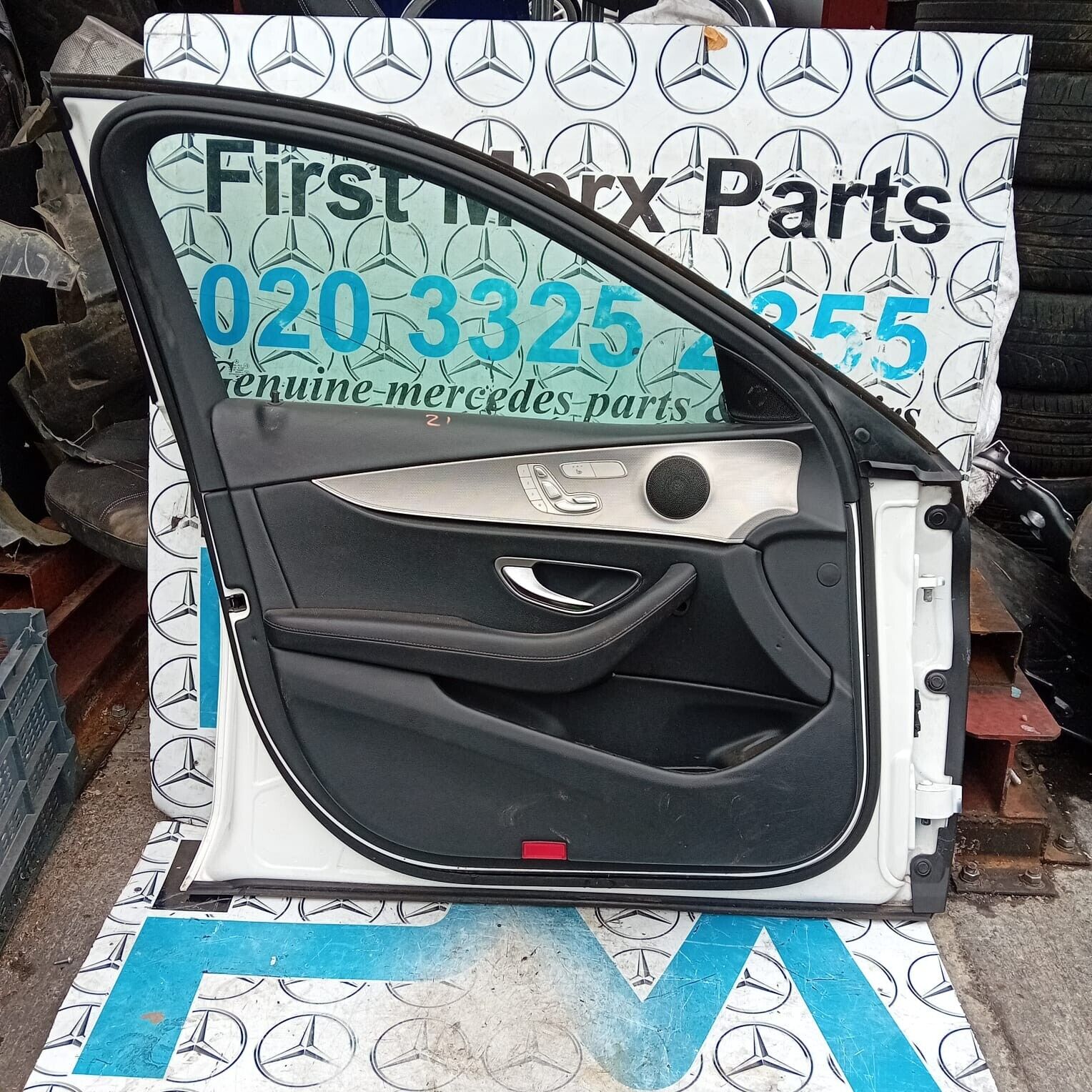 MERCEDES BENZ E-CLASS W213 PASSENGER SIDE FRONT DOOR ( NEAR SIDE FRONT )