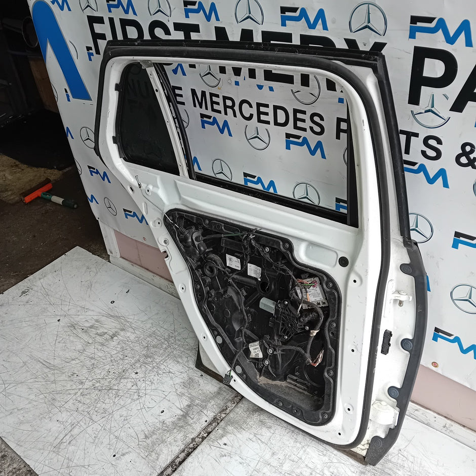 MEECEDS E-CLASS S213 EST PASSENGER REAR DOOR NSR WHITE 2016 ON  FMD394