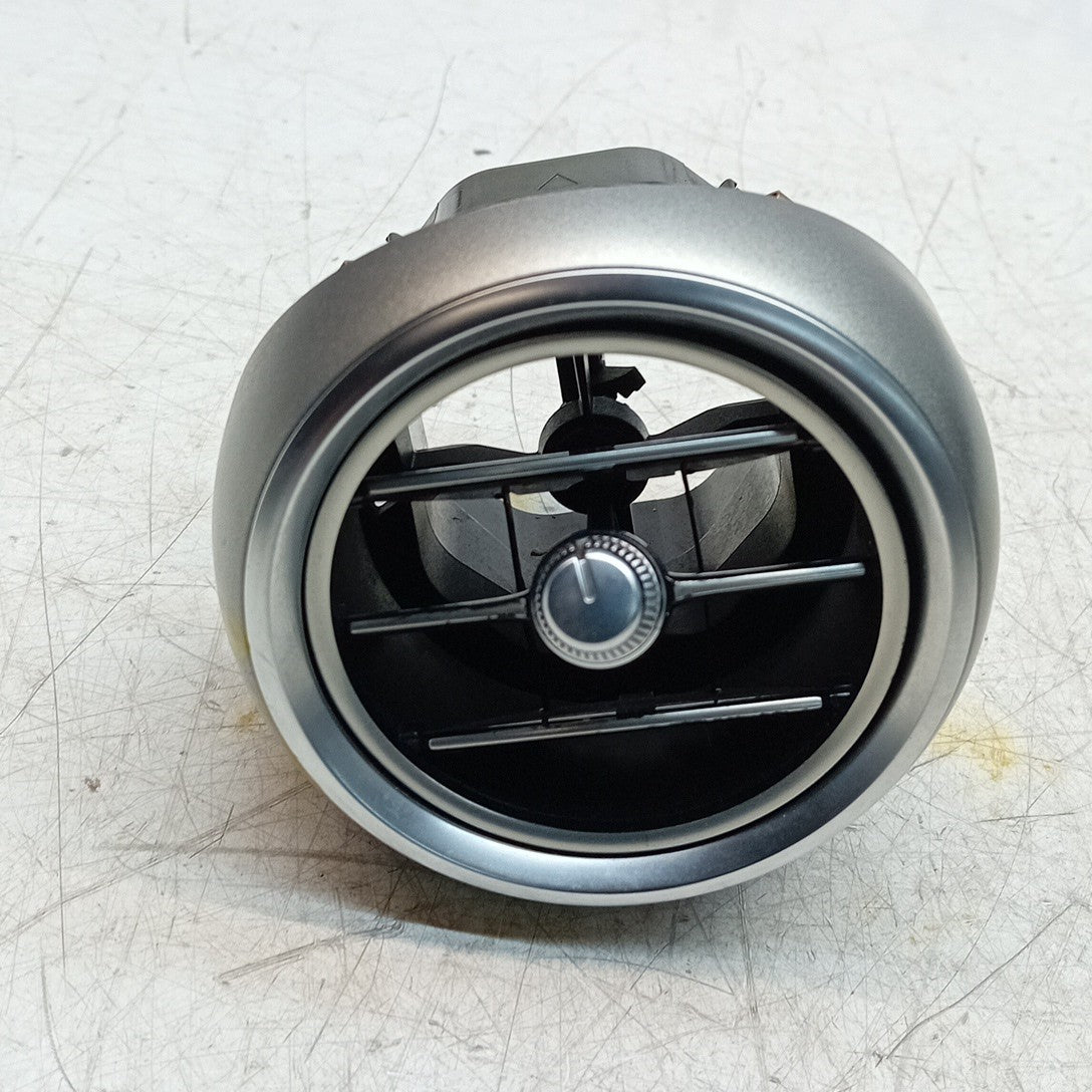 MERCEDES BENZ C-CLASS W205 DASHBOARD AIR VENT 2016 A2058304300 FM001519
