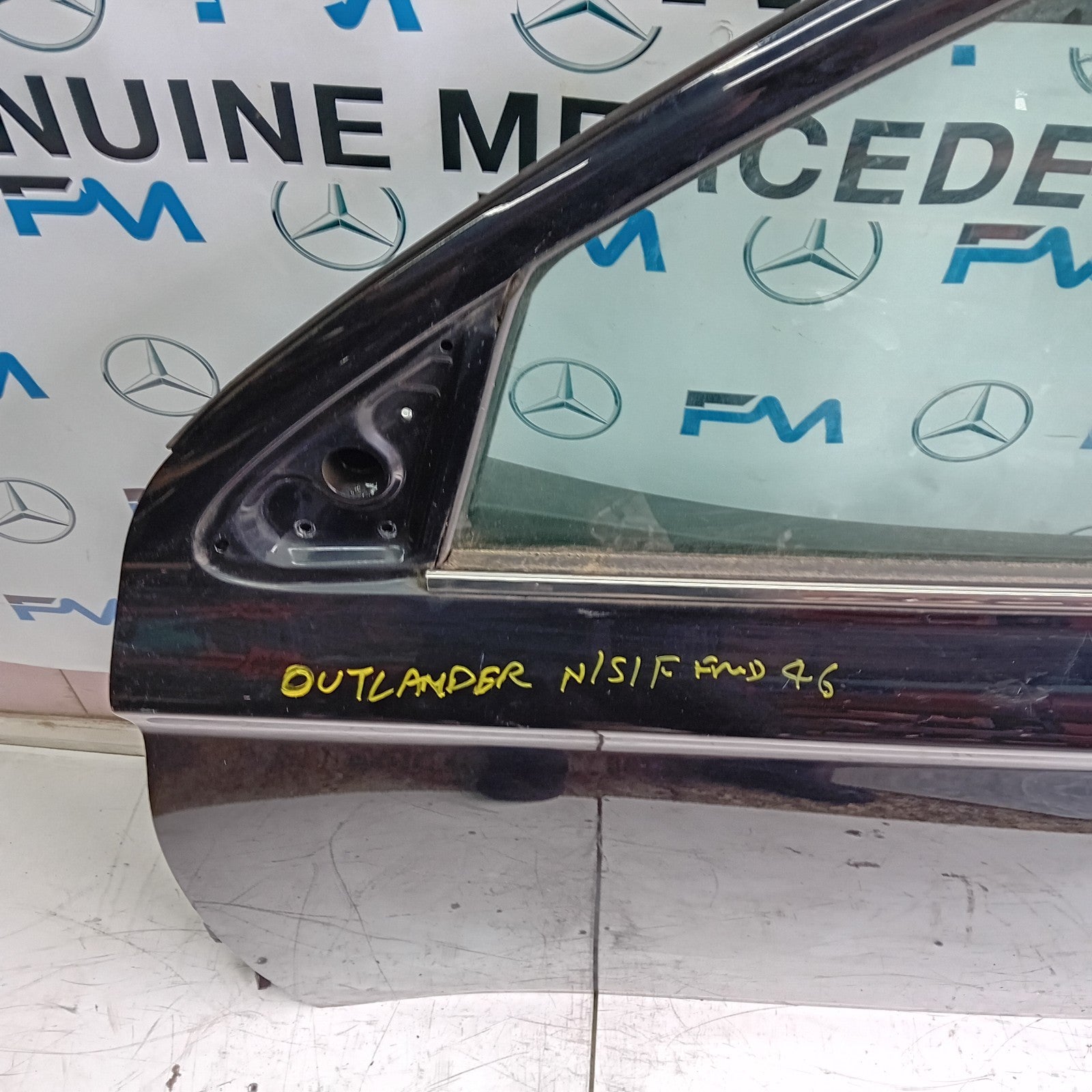 MITSUBISHI OUTLANDER PASSENGER SIDE FRONT DOOR N/S/F COMPLETE BLACK FMD46