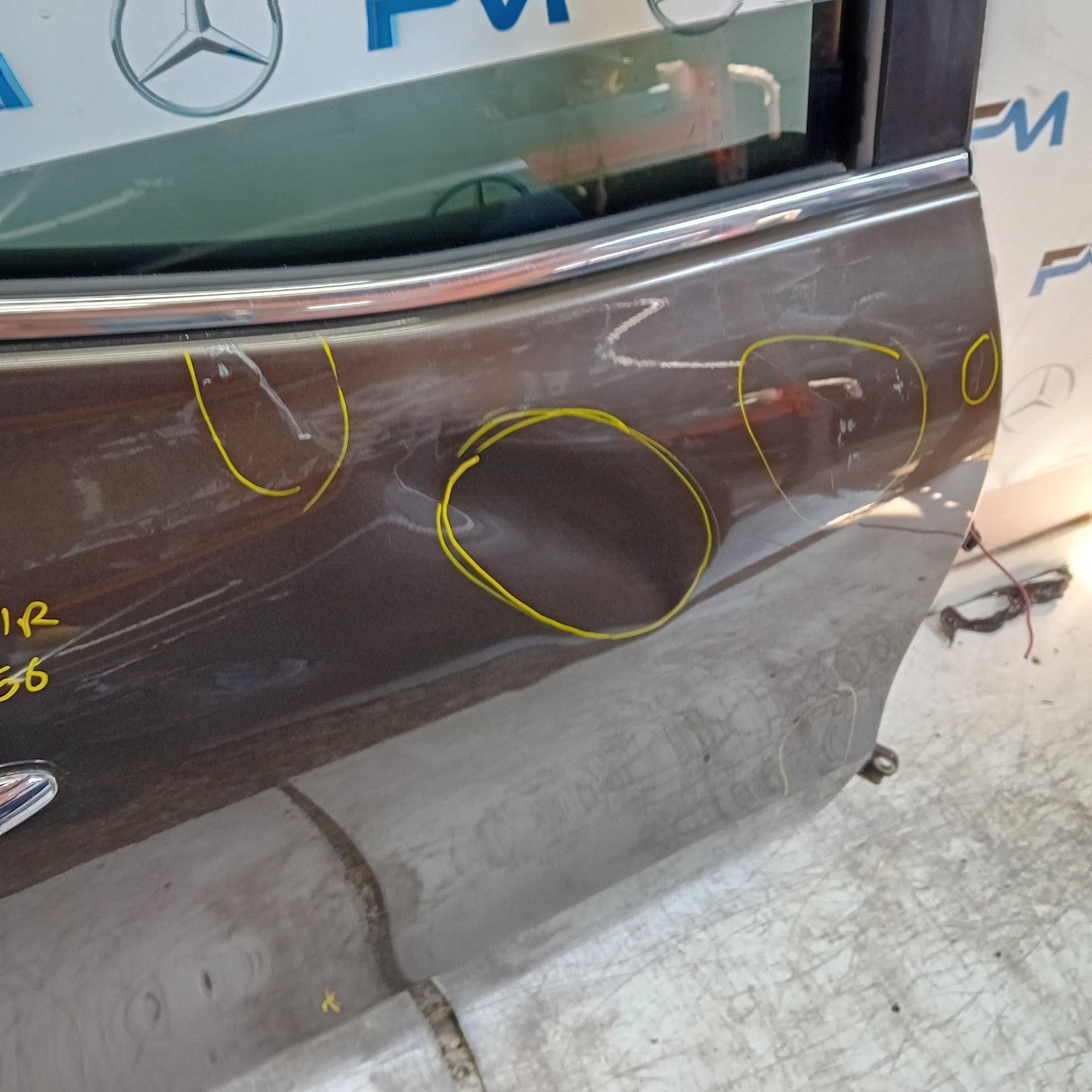 MERCEDES BENZ X-CLASS W470 DRIVER REAR DOOR OSR BROWN COMPLETE FMD356