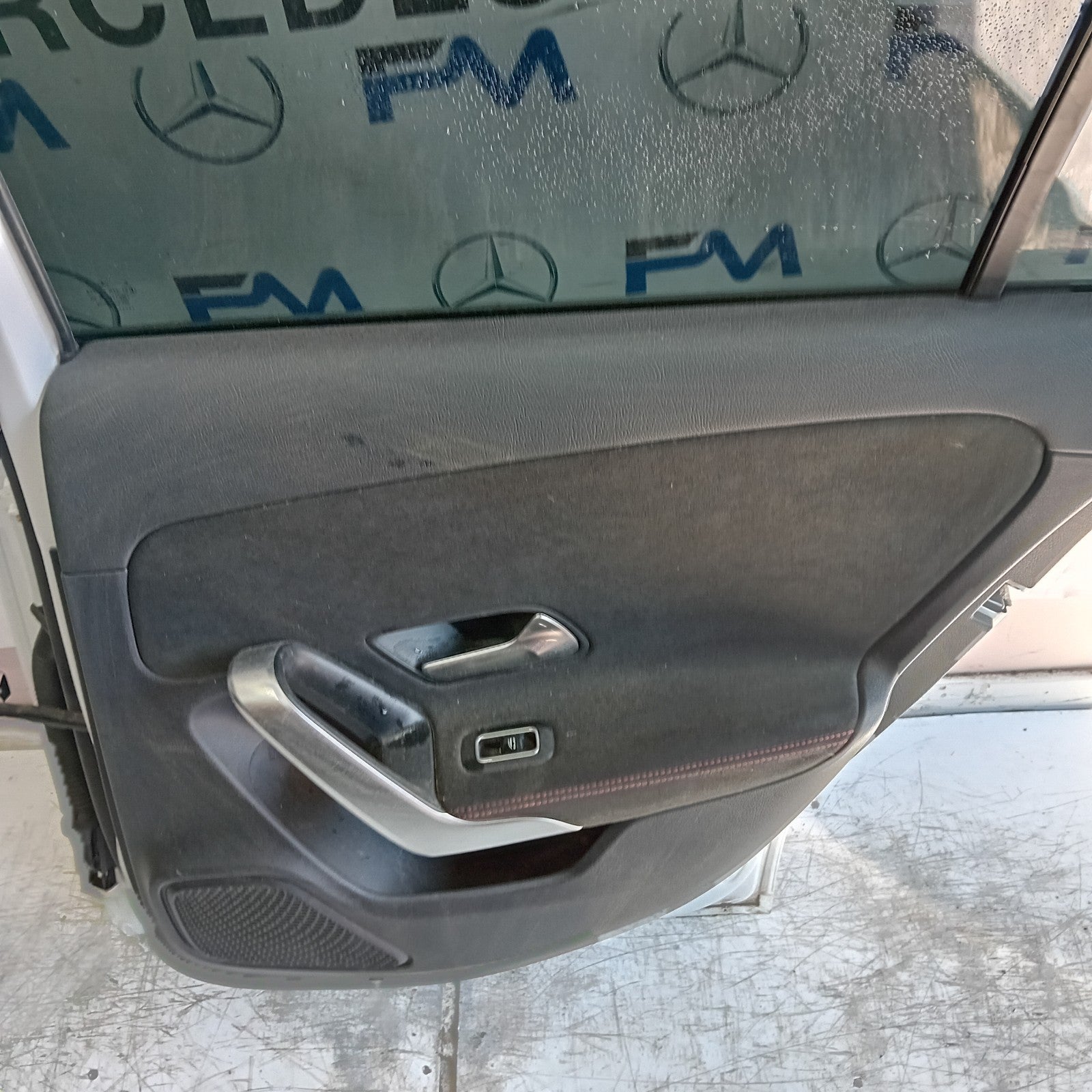 MERCEDES A-CLASS W177 DRIVER REAR DOOR OSR 2019 WHITE COMPLETE FMD492