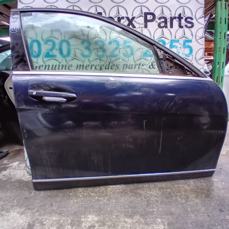 MERCEDES BENZ C-CLASS  W204  DRIVER SIDE FRONT DOOR ( OFF SIDE FRONT )