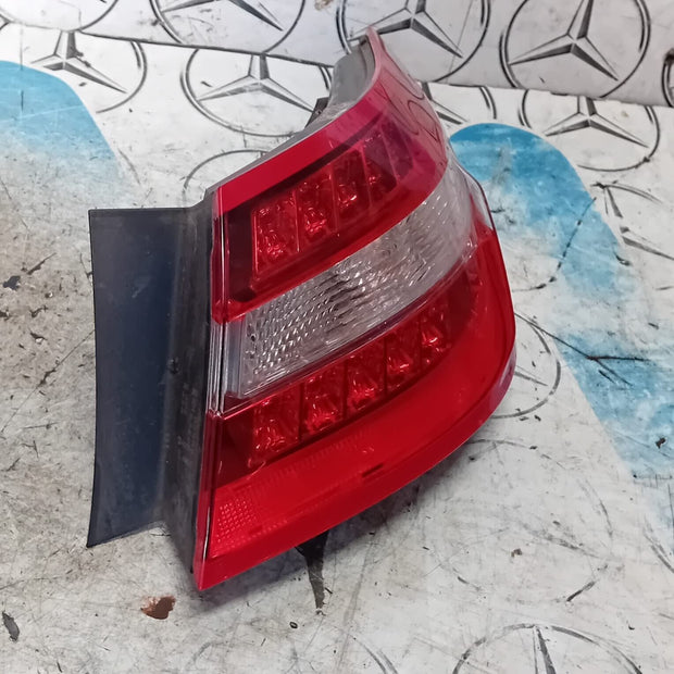 MERCEDES E-CLASS W212 2009-2013 SALOON REAR DRIVER SIDE ( OFF SIDE ) TAIL LIGHT