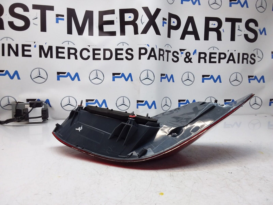 MERCEDES  C CLASS W205 REAR PASSENGER SIDE LED LIGHT FMT19 