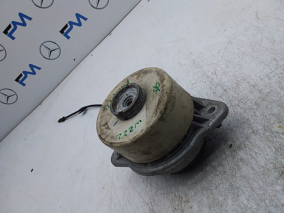 MERCEDES BENZ  S-CLASS W222  ENGINE MOUNT RIGHT OS A2222408100 FMR334