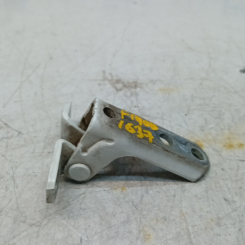 MITSUBISHI OUTLANDER MK3  FRONT DOOR HINGE PANEL A521 A046834 FM001637