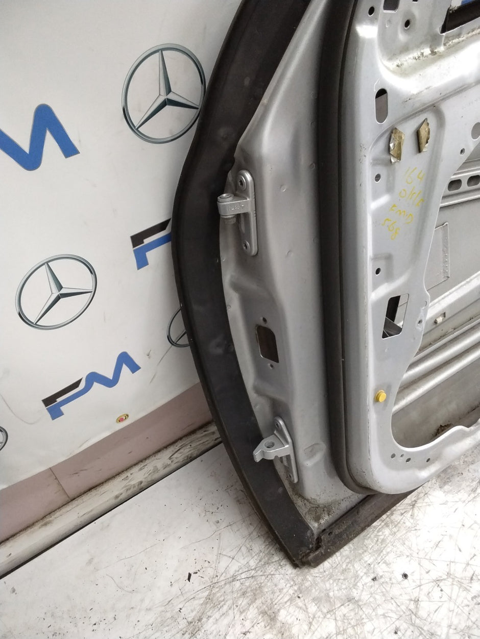 MERCEDES M-CLASS W164 DRIVER FRONT DOOR OSF SILVER 2005-2011  FMD568
