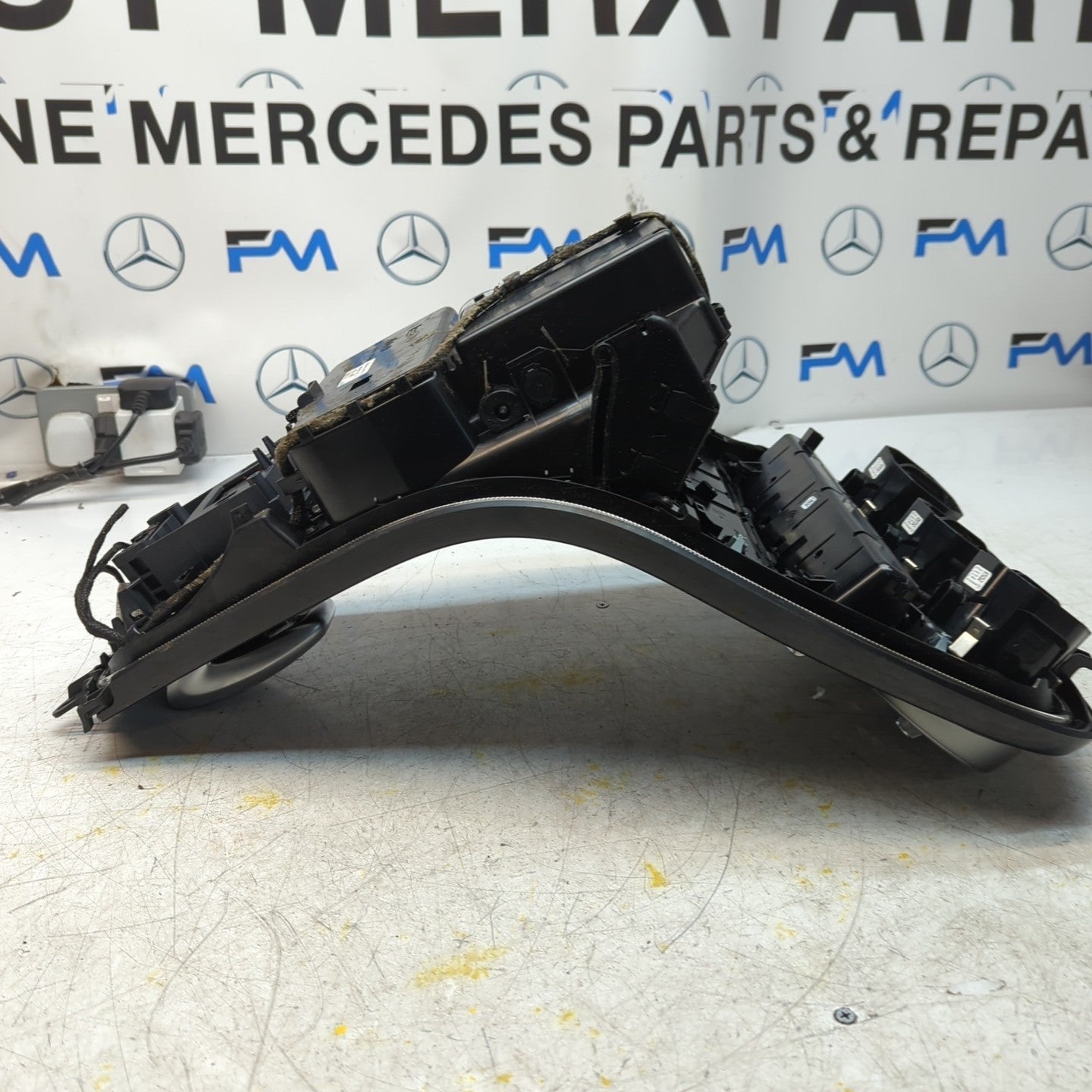  MERCEDES E-CLASS W205 CENTRE CONSOLE + 3 AIR VENT A2054402032 FM001407