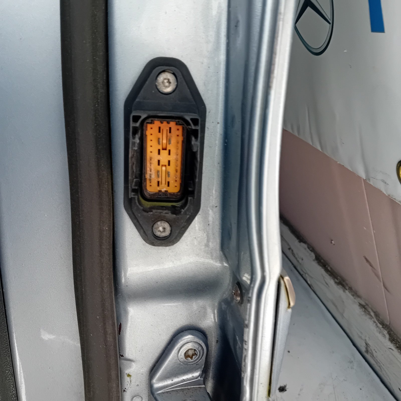 MERCEDES GL SUV W164 PASSENGER SIDE REAR DOOR NSR GREY 2007-2012 COMPLETE FMD176