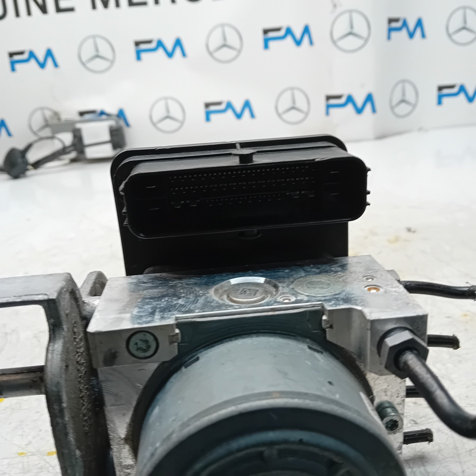 MERCEDES BENZ GLC W253 ABS PUMP CONTROL MODULE UNIT A2539011400 FM001461