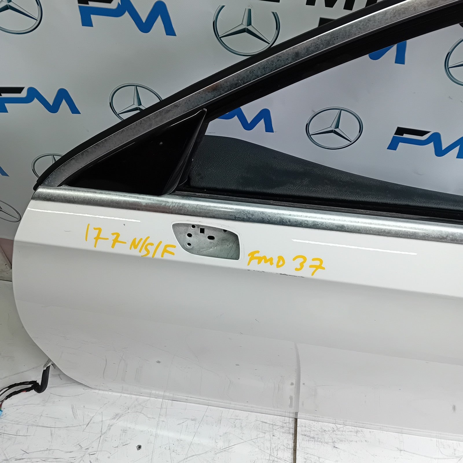 MERCEDES C-CLASS W177 PASSENGER SIDE FRONT DOOR N/S/F COMPLETE WHITE FMD37