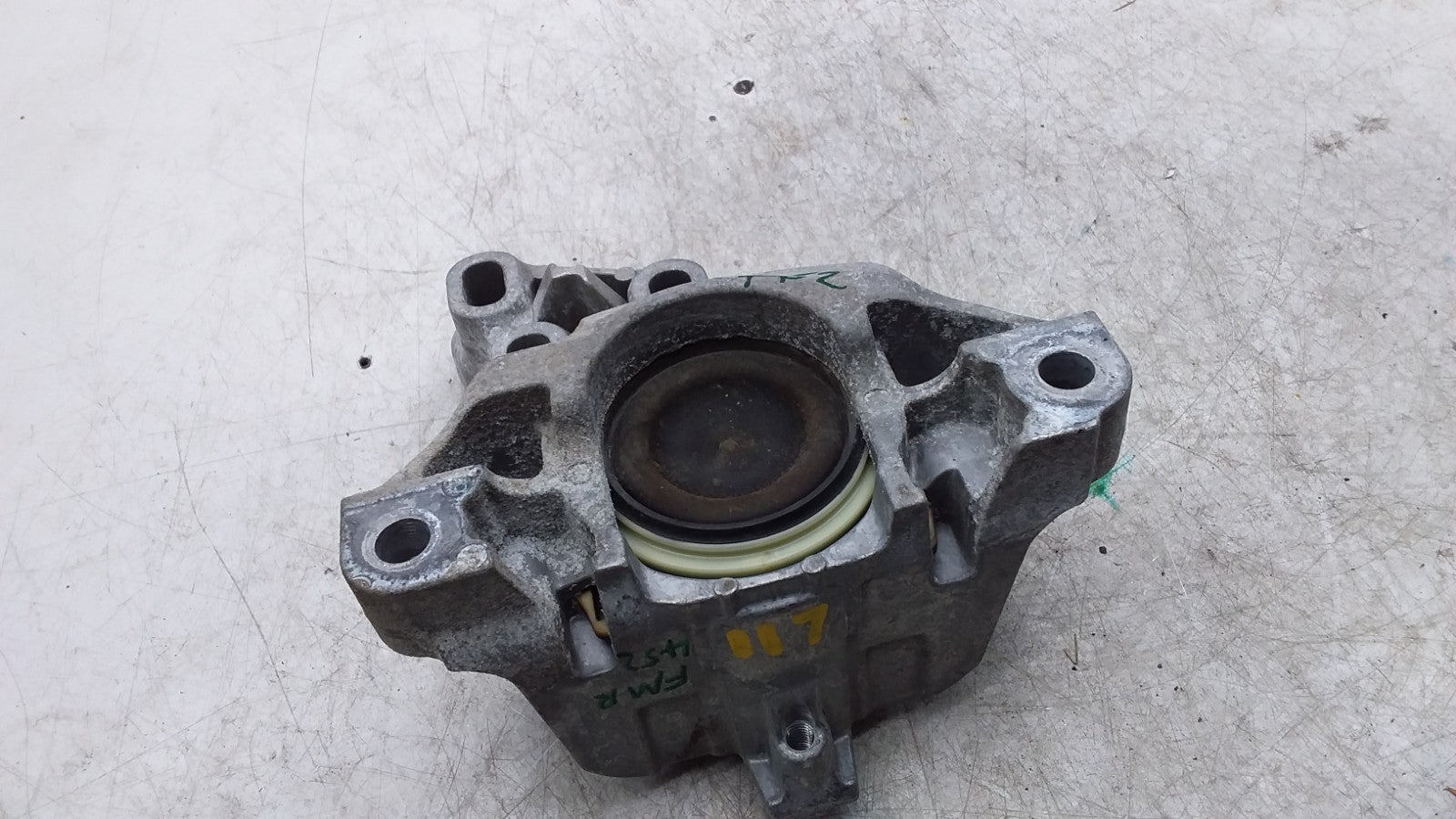 MERCEDES BENZ B-CLASS W246 LEFT ENGINE MOUNT A2462400217 FMR452