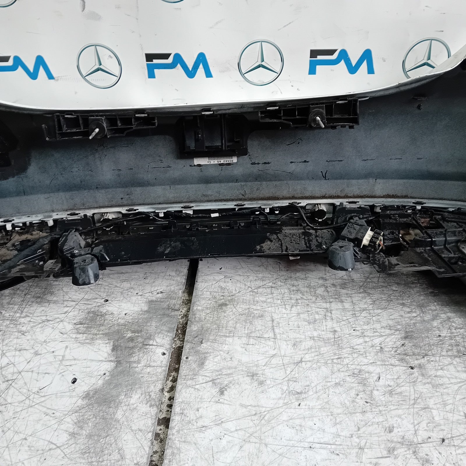 MERCEDES C-CLASS W205 SLN REAR BUMPER 2014 ON WHITE COMPLETE A2058850138 FMX37