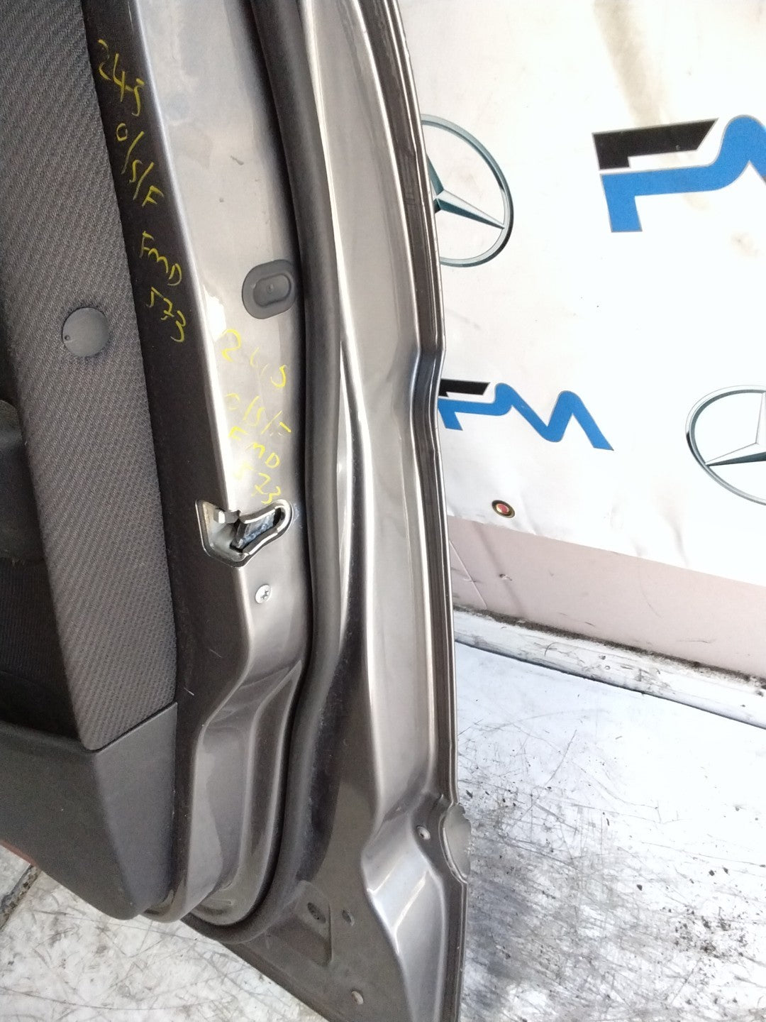 MERCEDES B-CLASS W245  DRIVER FRONT DOOR OSF GREY 2005- 2011  FMD573