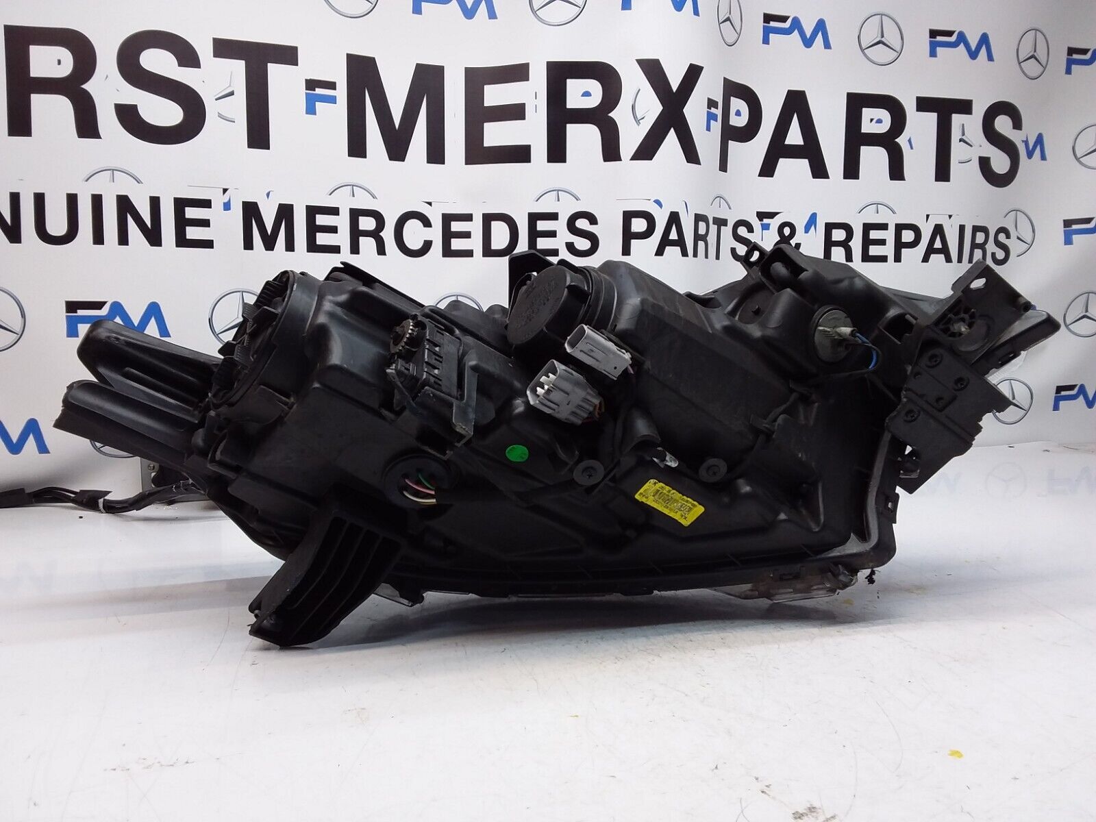 MITSUBISHI OUTLANDER MK3 2015 HEADLIGHT PASSENGER SIDE LEFT L0094N 08V2 FMH65