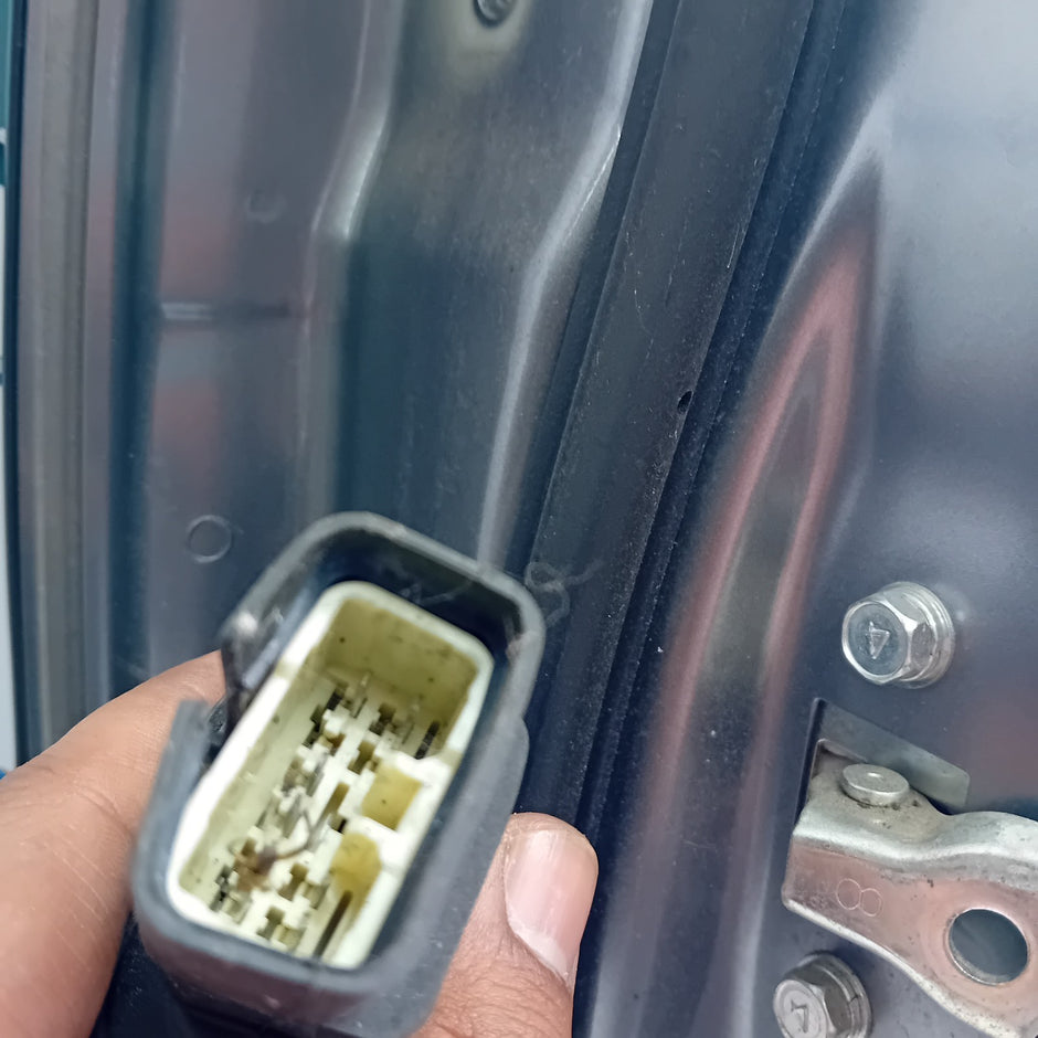 MITSUBISHI OUTLANDER MK3 DRIVER SIDE REAR DOOR OSR GREY 2013 ON COMPLETE FMD178