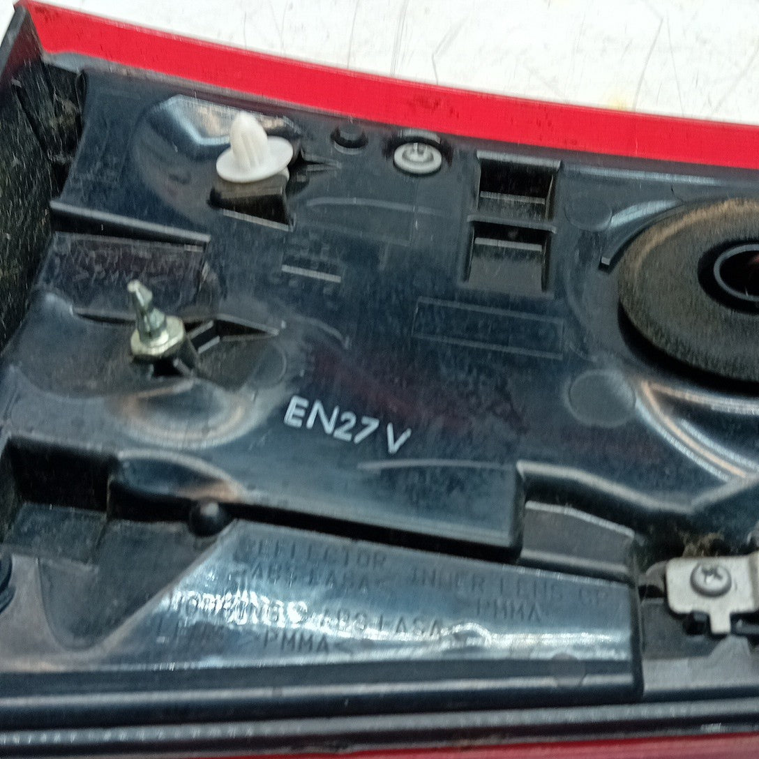 MITSUBISHI OUTLANDER MK3 DRIVER SIDE RIGHT REAR INNER TAIL LIGHT 2013 FMT301