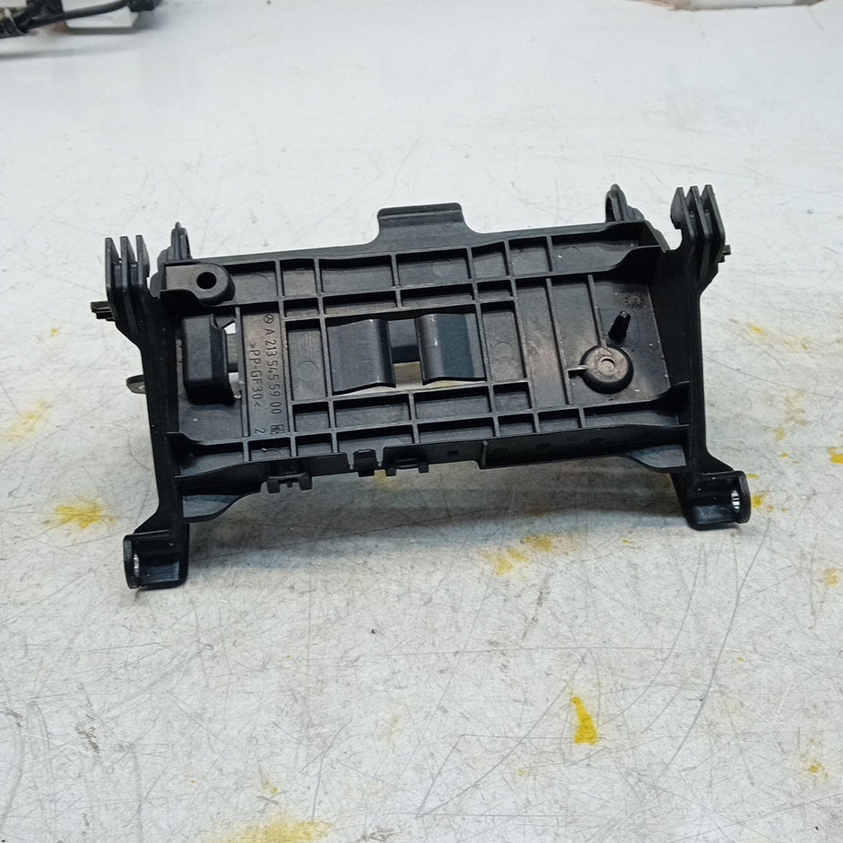 MERCEDES BENZ E-CLASS W213 RADIO STEREO HEAD UNIT BRACKET A2135455900  FM001310