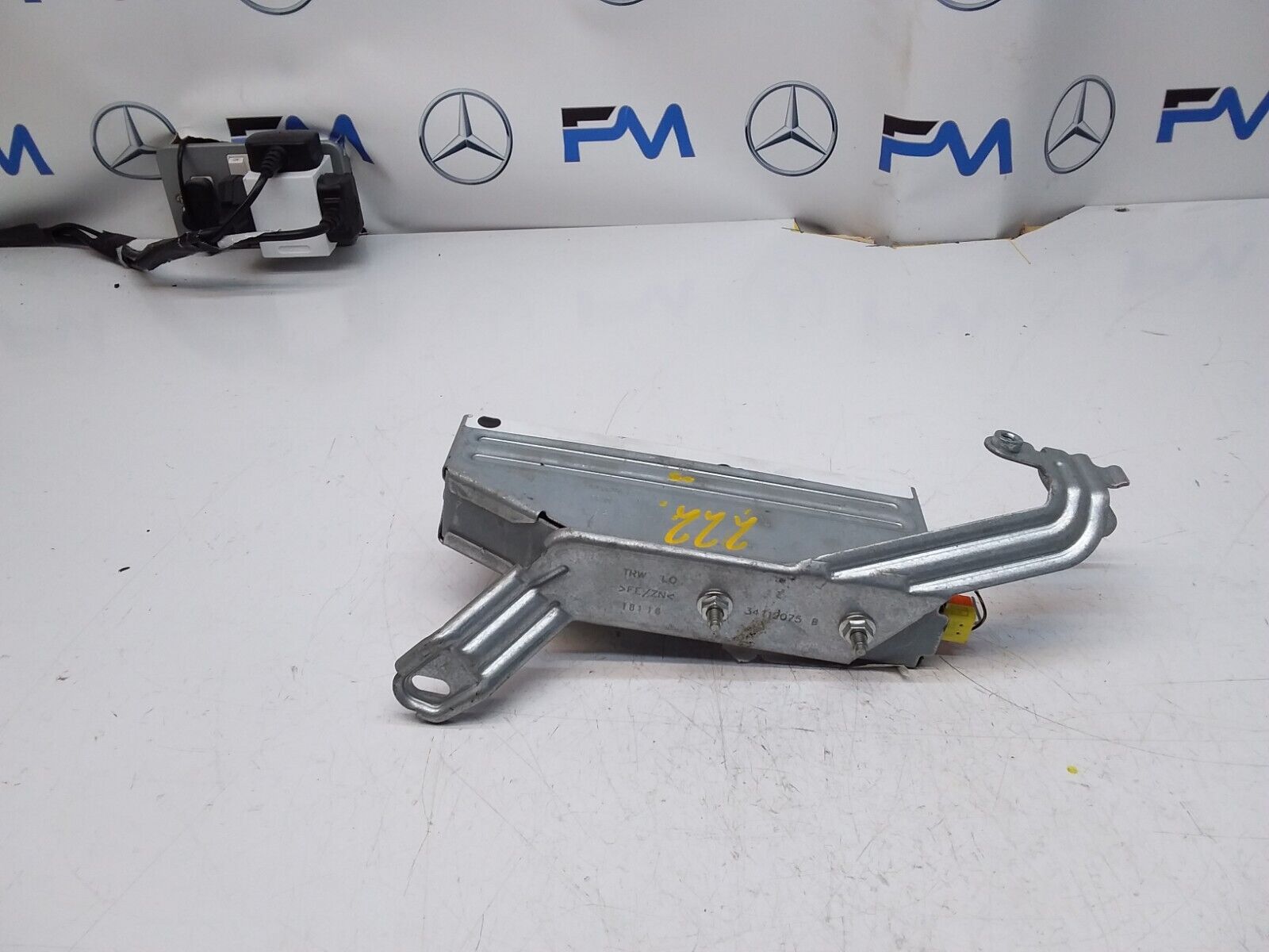 MERCEDES  S-CLASS W222 PASSENGER REAR SIDE  AIRBAG MODULE A2228604302 FM00464