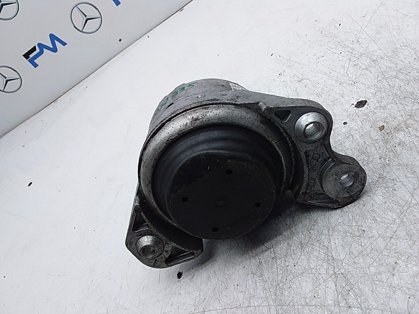 MERCEDES BENZ  GLC C253  ENGINE MOUNT LEFT NS A2532402400 FMR335