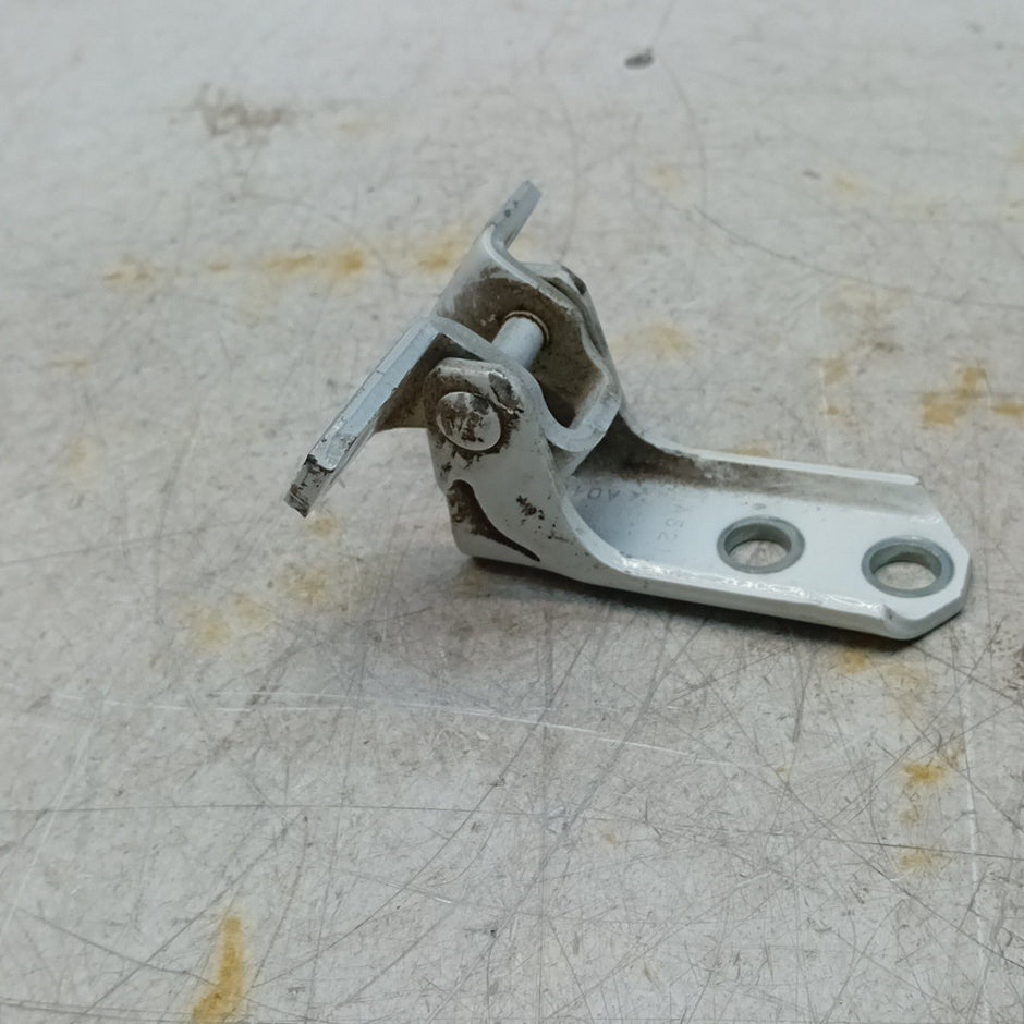 MITSUBISHI OUTLANDER MK3  FRONT DOOR HINGE PANEL A521 A046834 FM001635