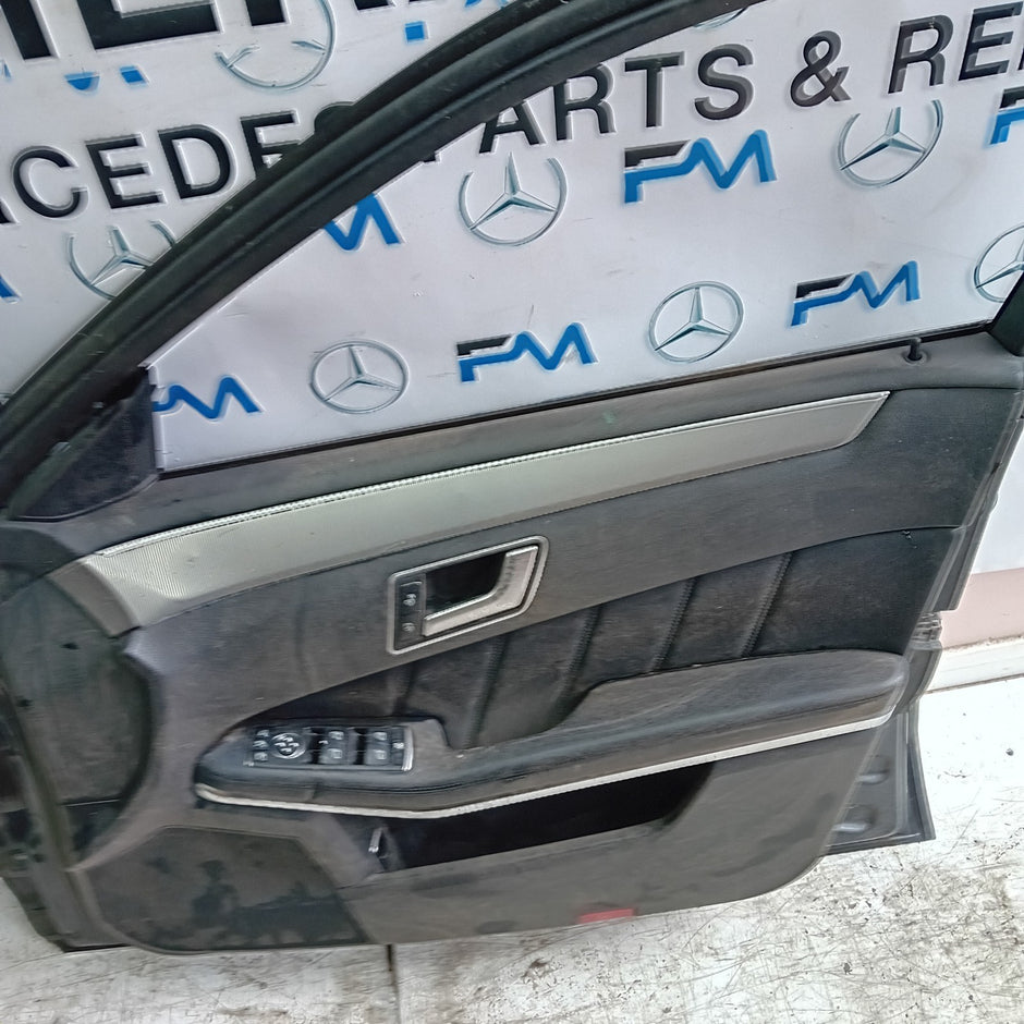MERCEDES E-CLASS W212 DRIVER FRONT DOOR OSF GREY 2009-16 COMPLETE FMD254