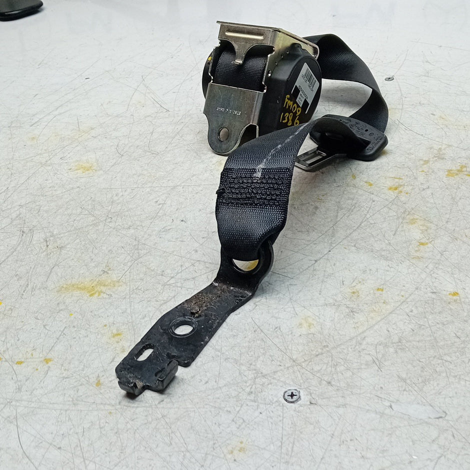 MERCEDES E-CLASS W213 CENTRE SIDE SEAT BELT BLACK A2138601385 2016 FM001386