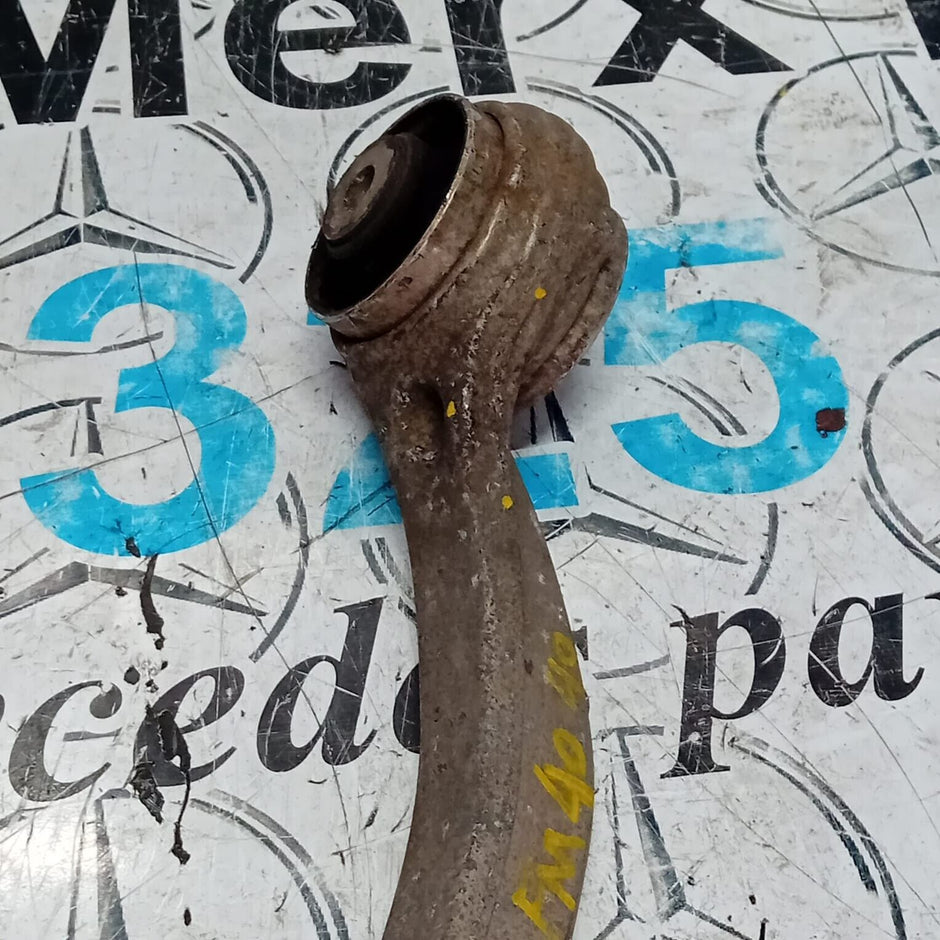 MERCEDES BENZ C-CLASS W205   PASSENGER SIDE FRONT LOWER CONTROL ARM 205 05 LI