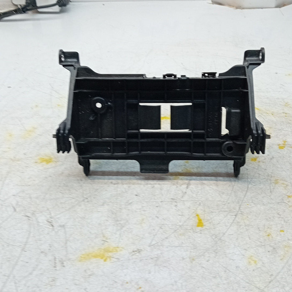 MERCEDES BENZ E-CLASS W213 RADIO STEREO HEAD UNIT BRACKET A2135455900  FM001310