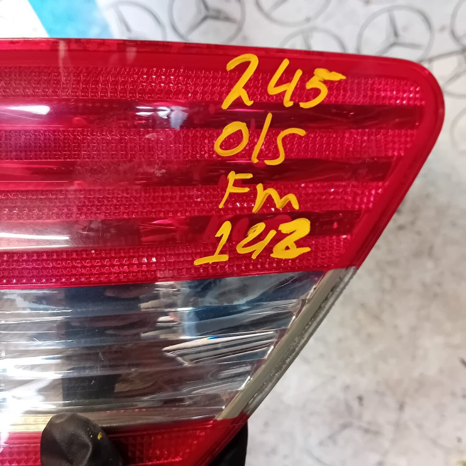 MERCEDES BENZ  B-CLASS W245  2005-2011 DRIVER SIDE ( OFF SIDE )  TAIL LIGHT