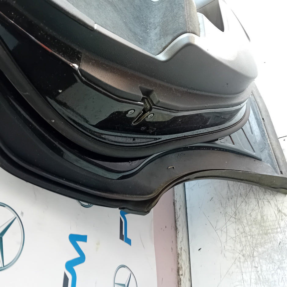 MEECEDES GLA H247 PASSENGER REAR DOOR NSR 2019 BLACK COMPLETE FMD496