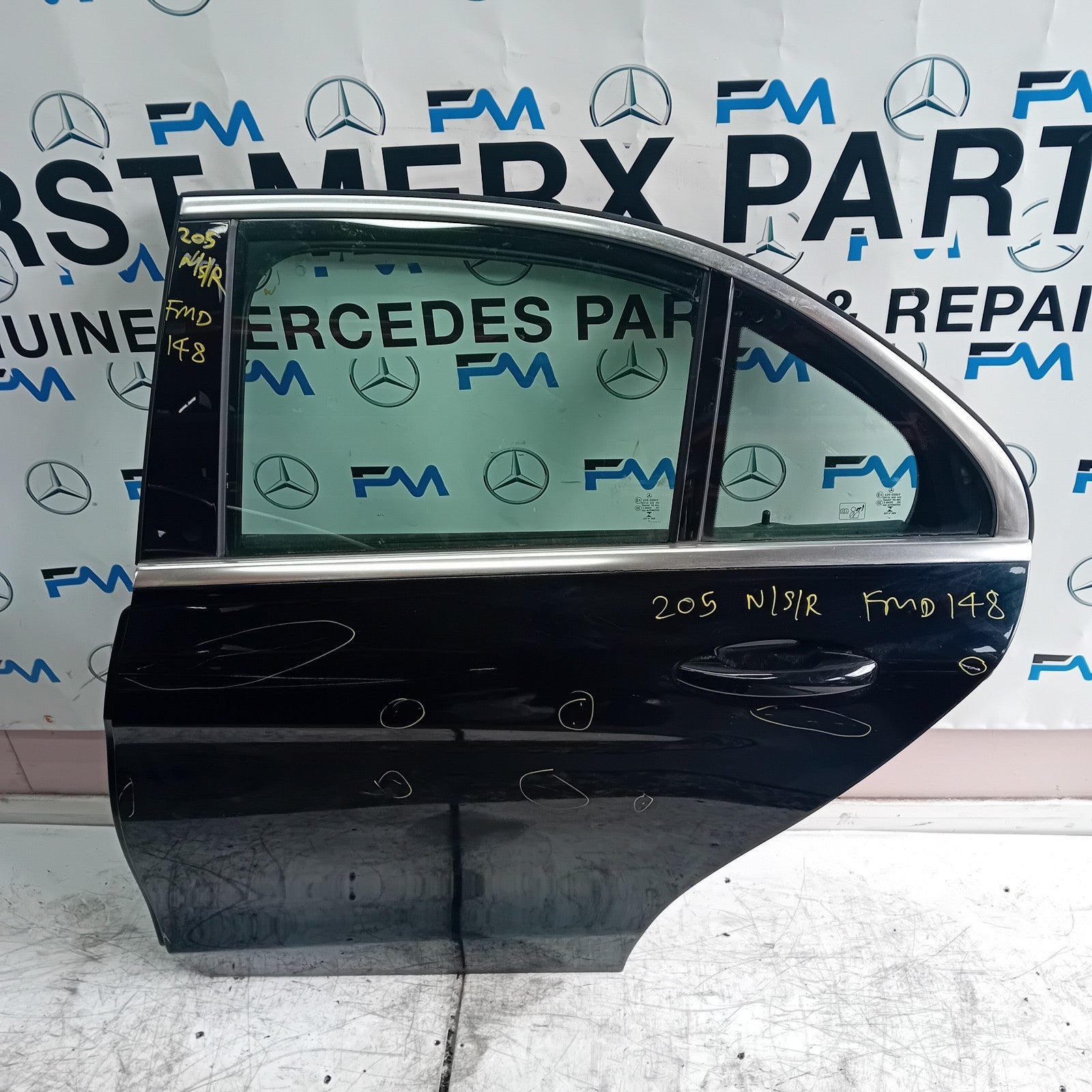 MERCEDES BENZ C-CLASS W205 PASSENGER SIDE REAR DOOR N/S/R BLACK  COMPLETE FMD148