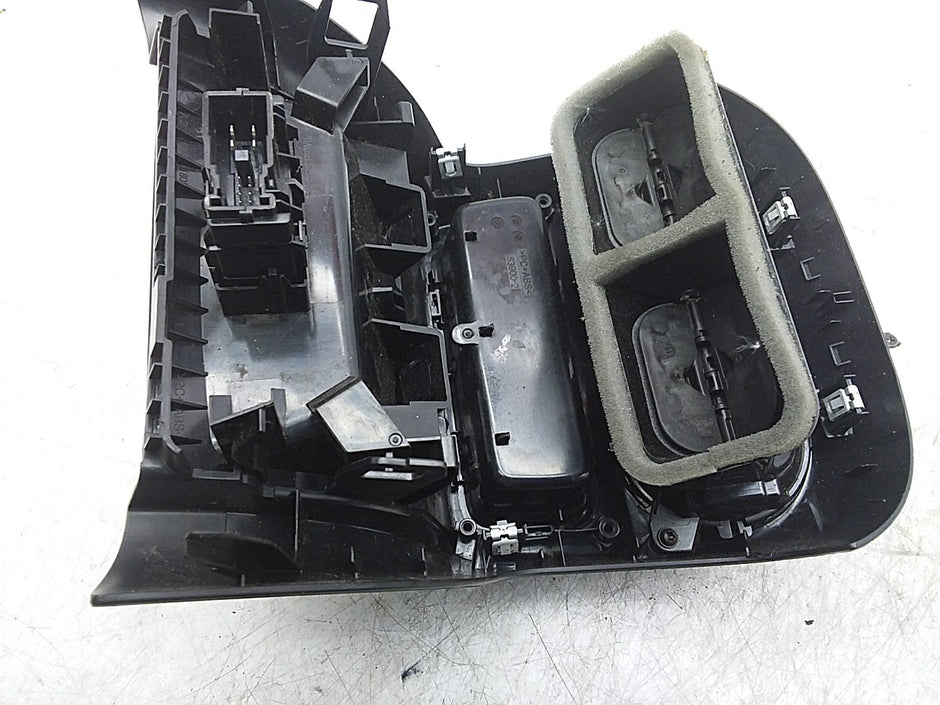 MERCEDES C-CLASS W206 REAR CENTRE AIR VENTS DAMAGED A2066806500 FMR214