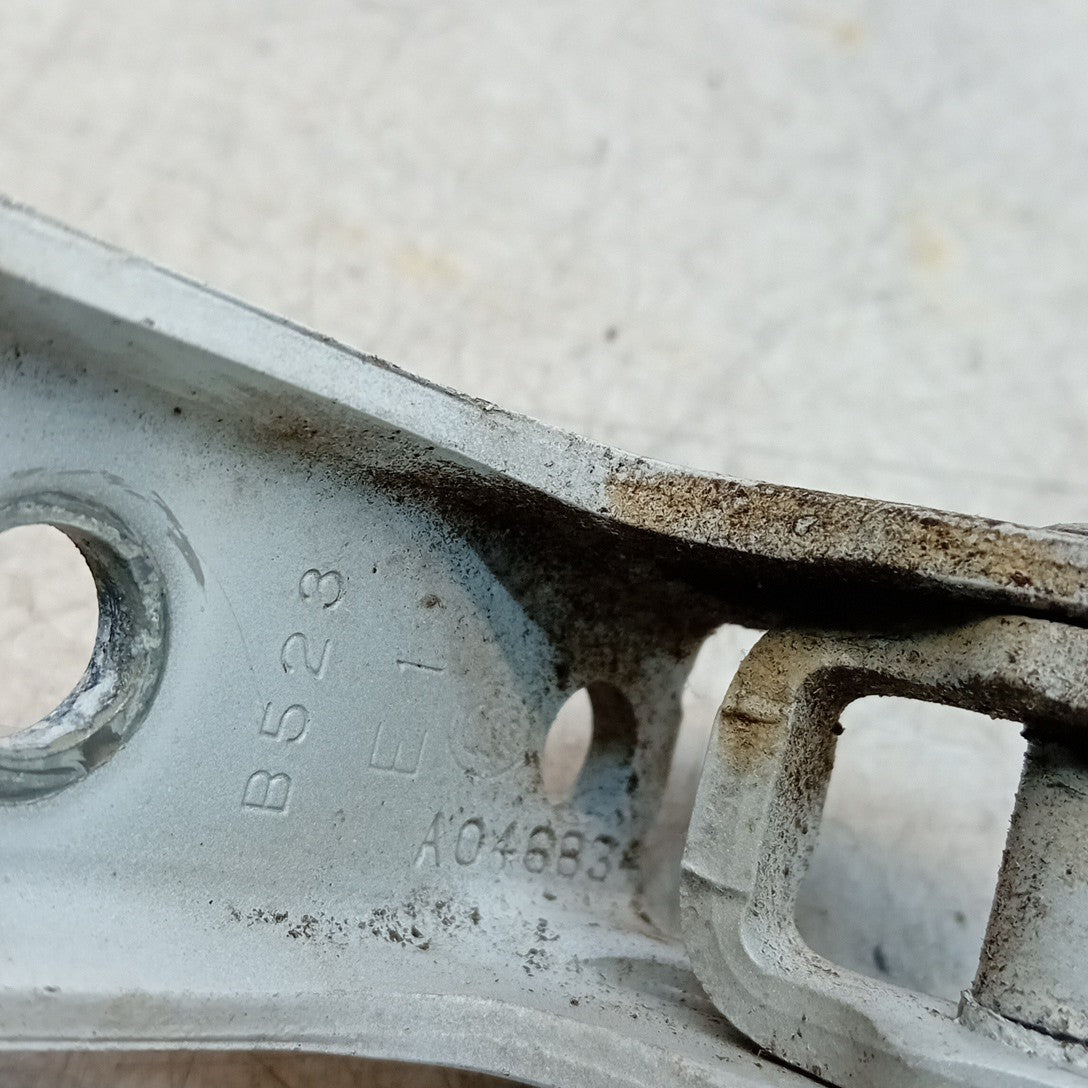 MITSUBISHI OUTLANDER MK3  FRONT DOOR HINGE PANEL A523 A046834 FM001639