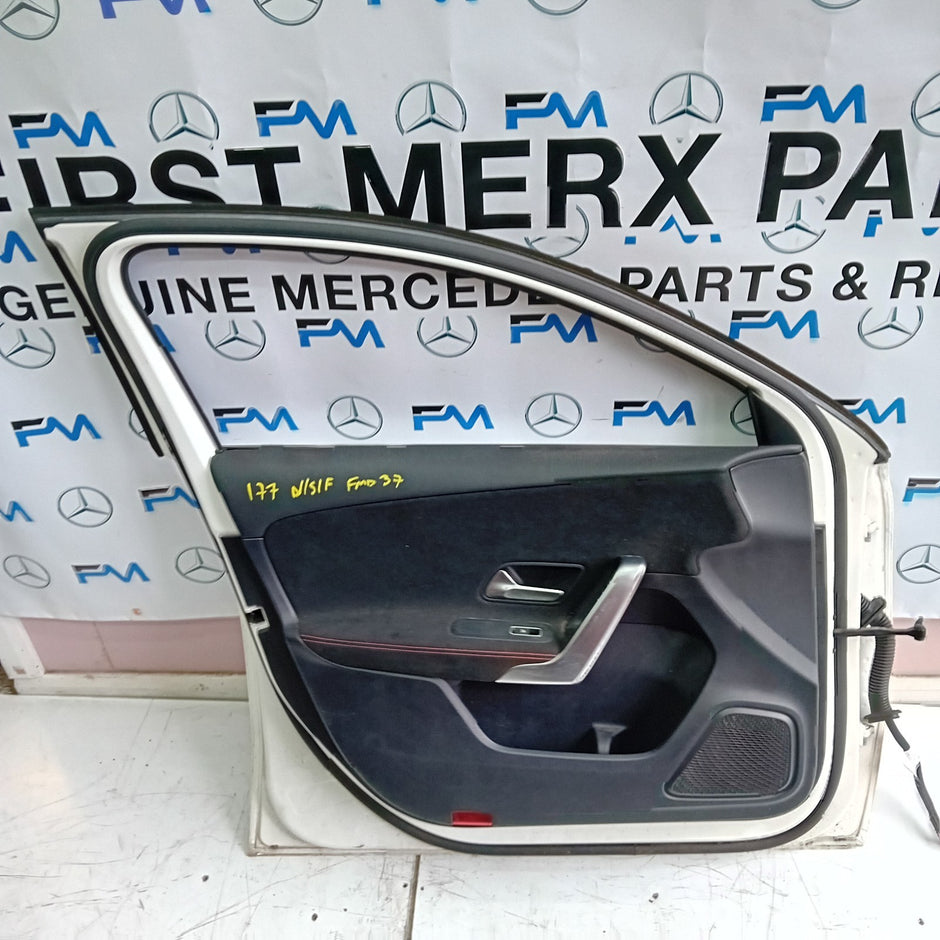 MERCEDES C-CLASS W177 PASSENGER SIDE FRONT DOOR N/S/F COMPLETE WHITE FMD37