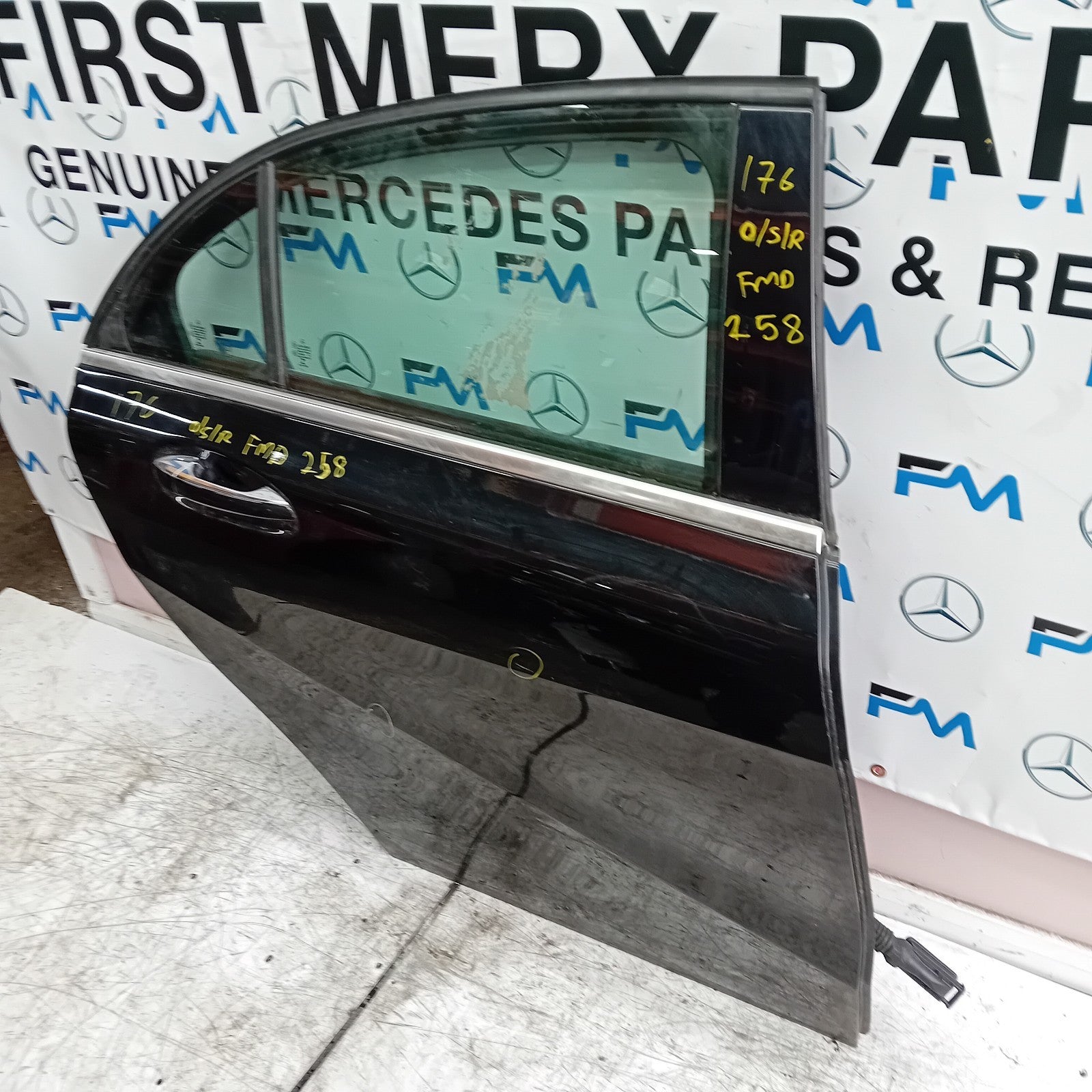 MERCEDES A-CLASS W176 SLN DRIVER REAR DOOR OSR BLACK 2012-18 COMPLETE FMD258