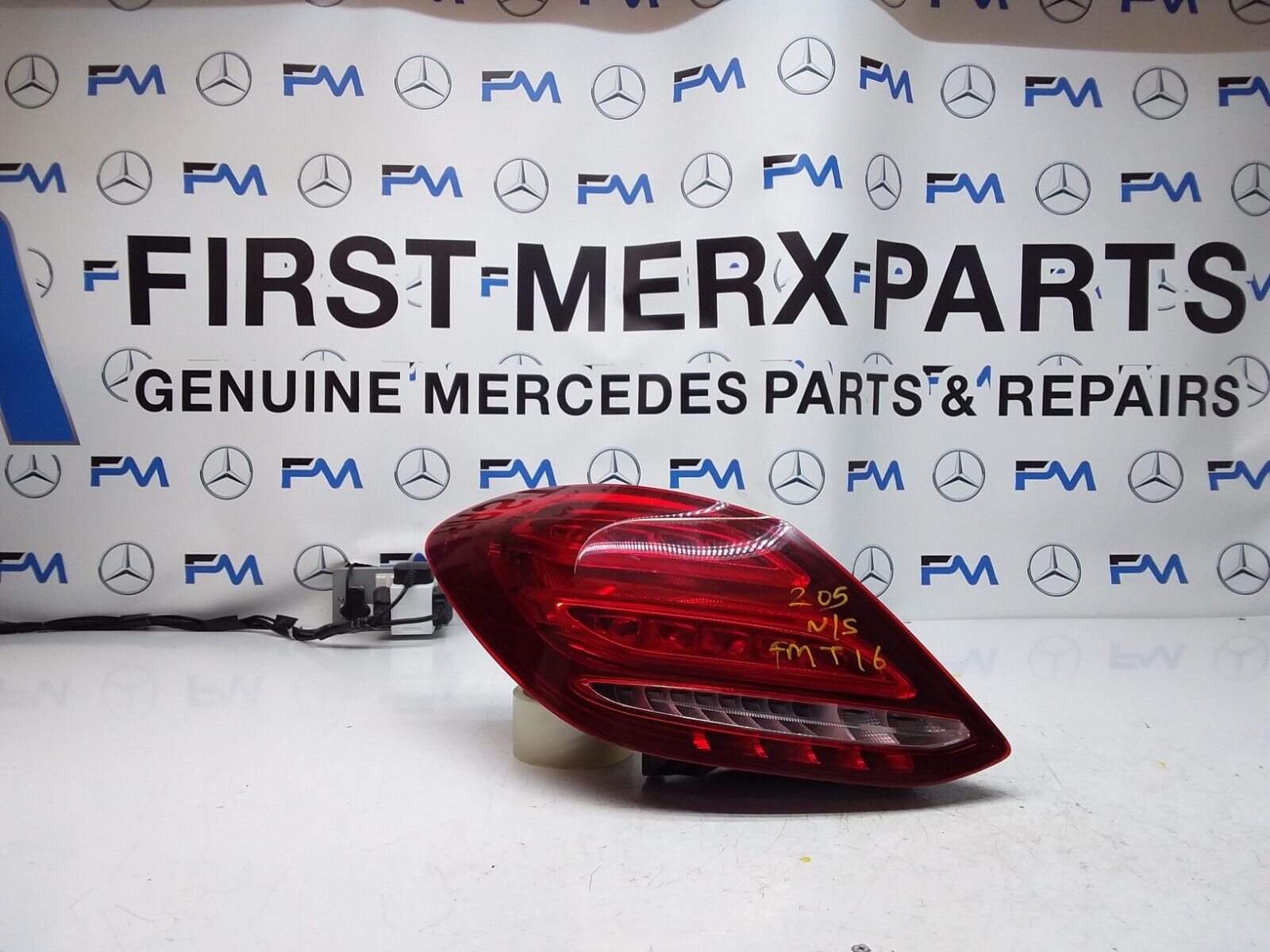 MERCEDES  C CLASS W205 REAR PASSENGER SIDE LED LIGHT A2059061357 FMT16 2016