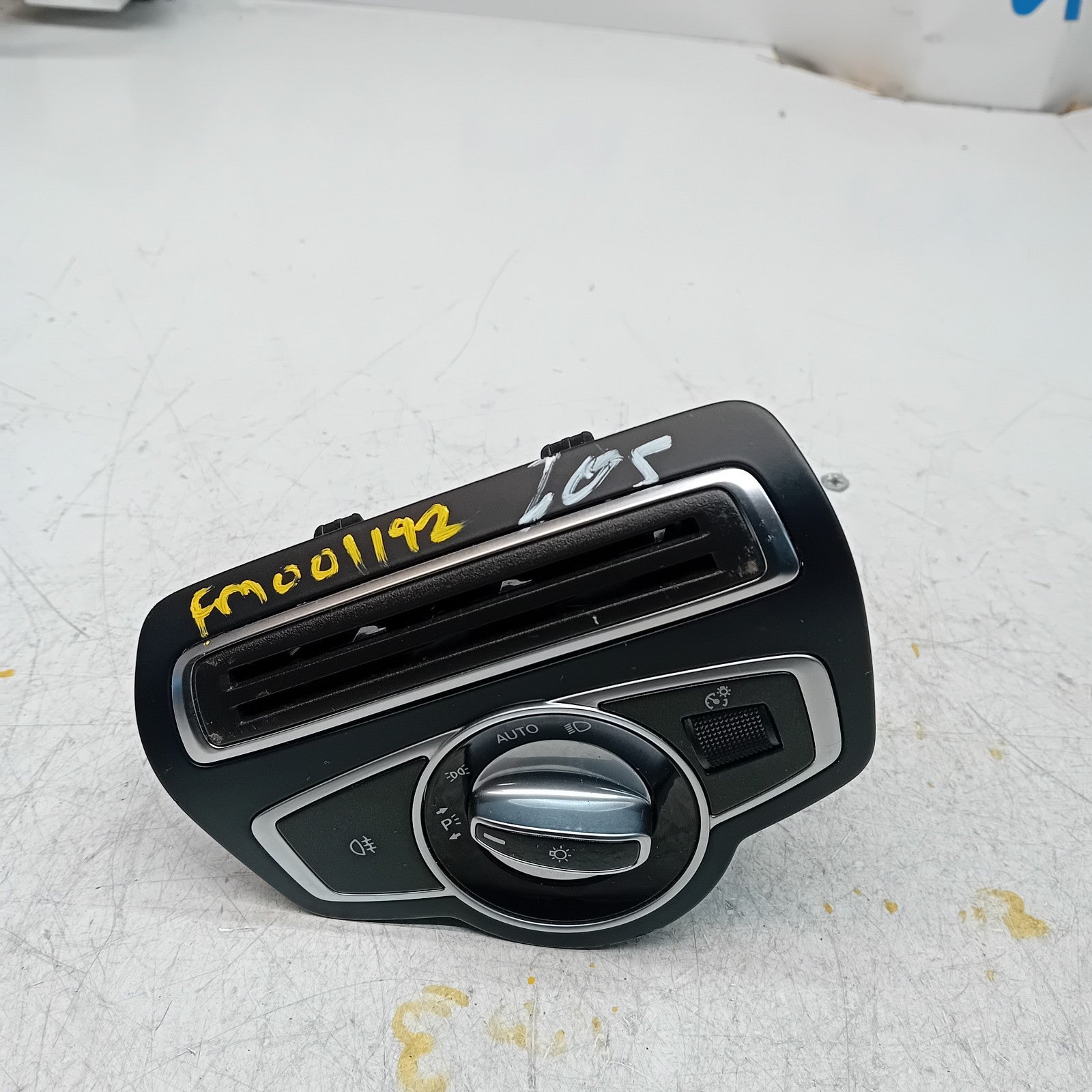 MERCEDES C-CLASS W205 HEADLIGHT CONTROL SWITCH 2014 A2059057007 FM001192