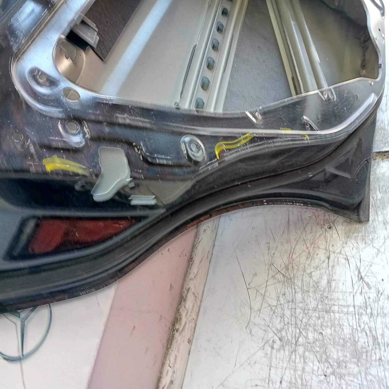 MERCEDES BENZ  C-CLASS W204 EST PASSENGER REAR DOOR NSR BLACK 2008-14 FMD461