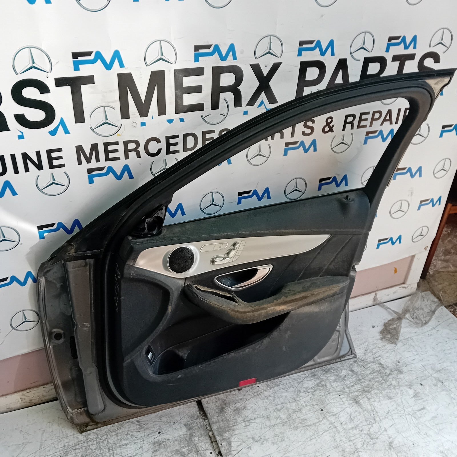 MERCEDES C-CLASS W205 DRIVER FRONT DOOR OSF SILVER 2014 ON COMPLETE FMD293