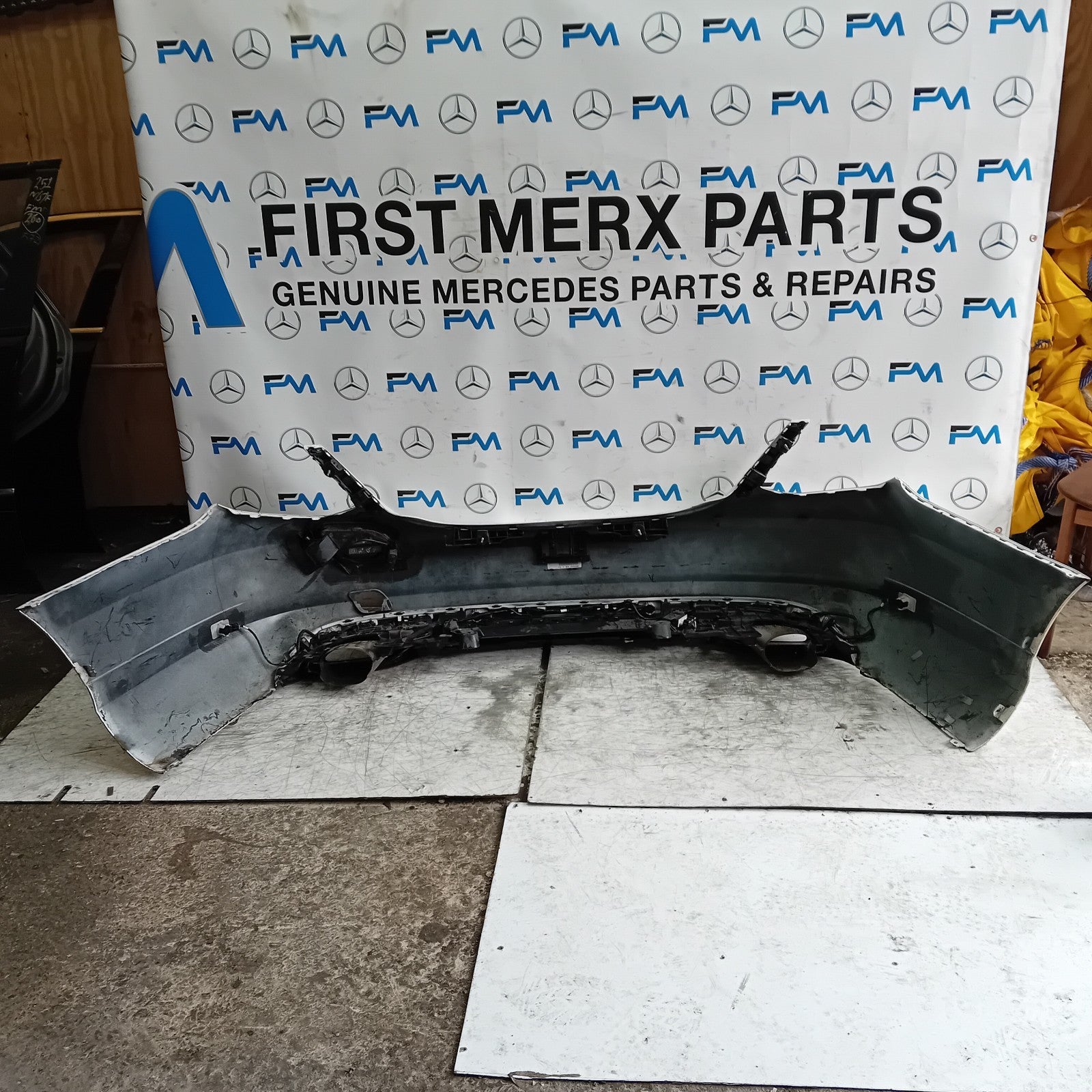 MERCEDES C-CLASS W205 SLN REAR BUMPER 2014 ON WHITE COMPLETE A2058850138 FMX37