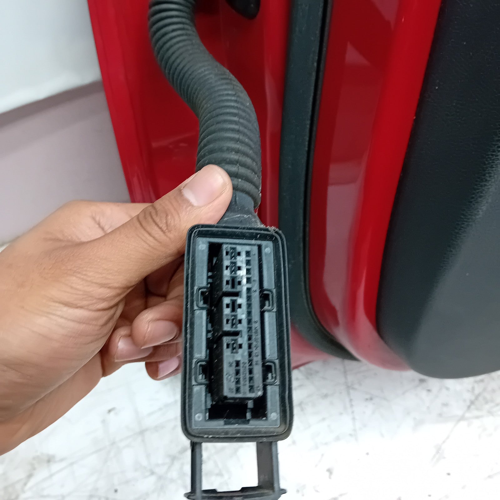 MERCEDES BENZ  A-CLASS W176 DRIVER SIDE REAR DOOR O/S/R RED COMPLETE FMD136