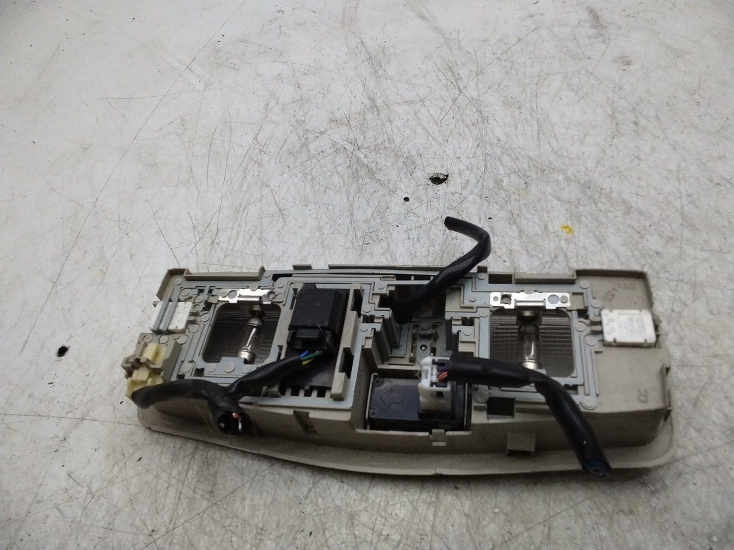MITSUBISHI OUTLANDER INTERIOR ROOF LIGHTING 8401A009ZZ FMR119
