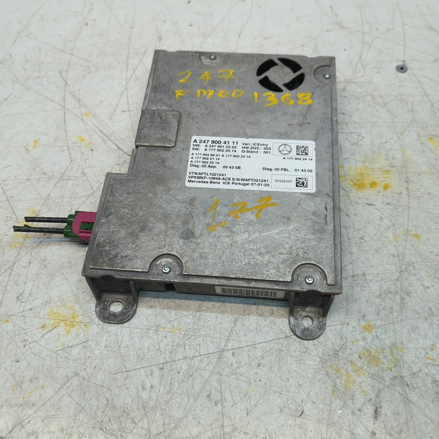 MERCEDES B-CLASS  INSTRUMENT CLUSTER CONTROL UNIT W247 A2479004111 FM001368