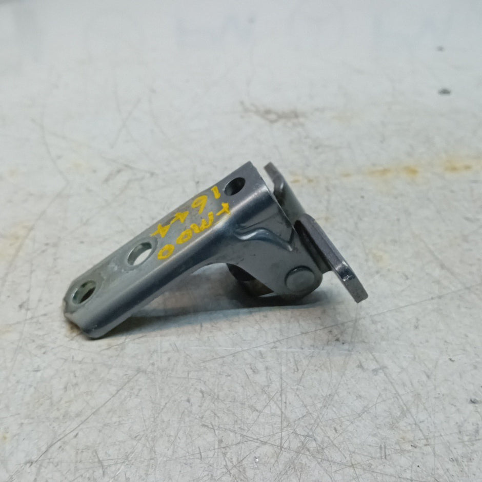 MITSUBISHI OUTLANDER MK3  FRONT DOOR HINGE PANEL E1 A046834 FM001644