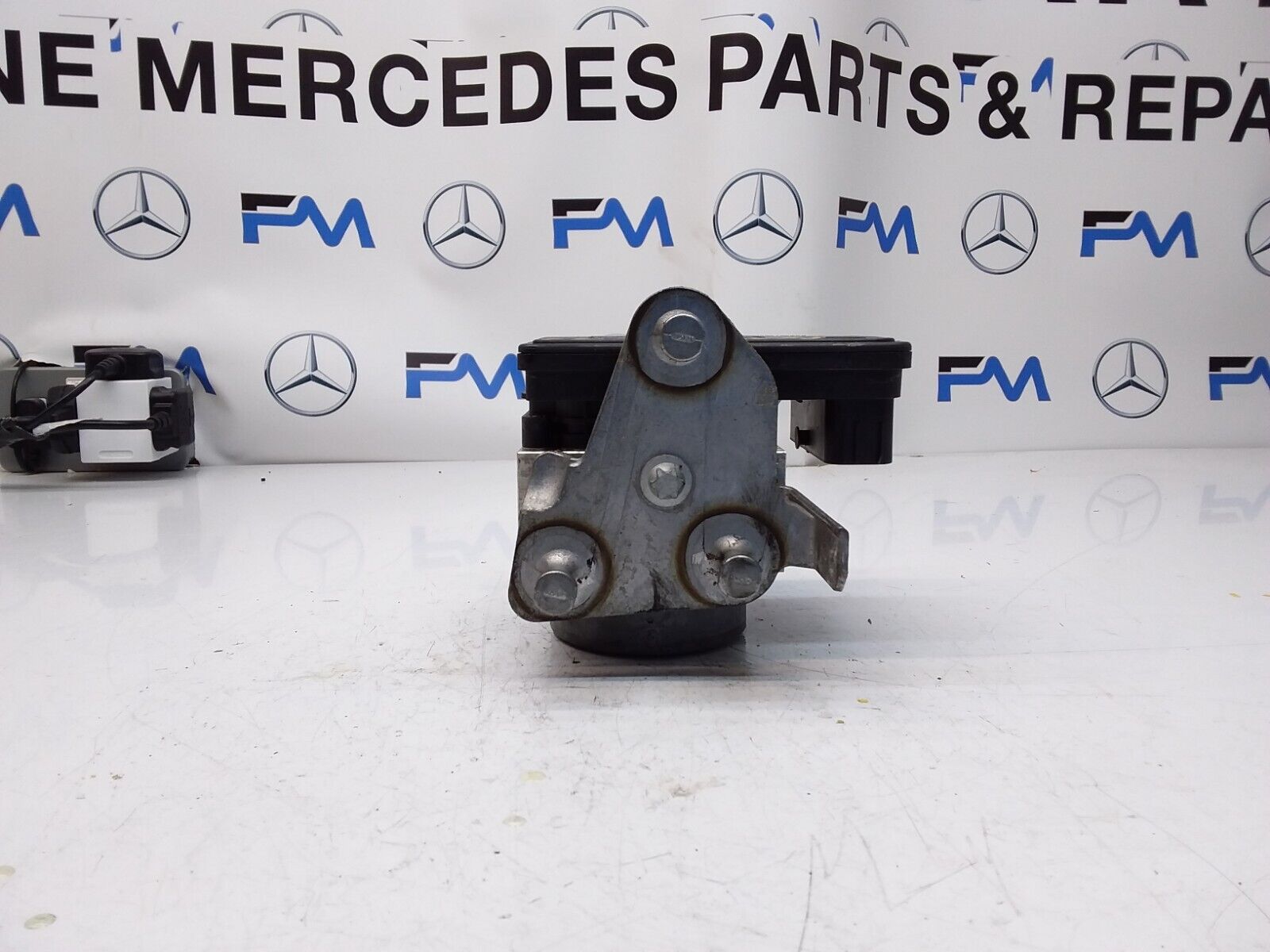 MERCEDES C-CLASS W205 ABS PUMP MODULE CONTROL UNIT A2539011400 FM00431